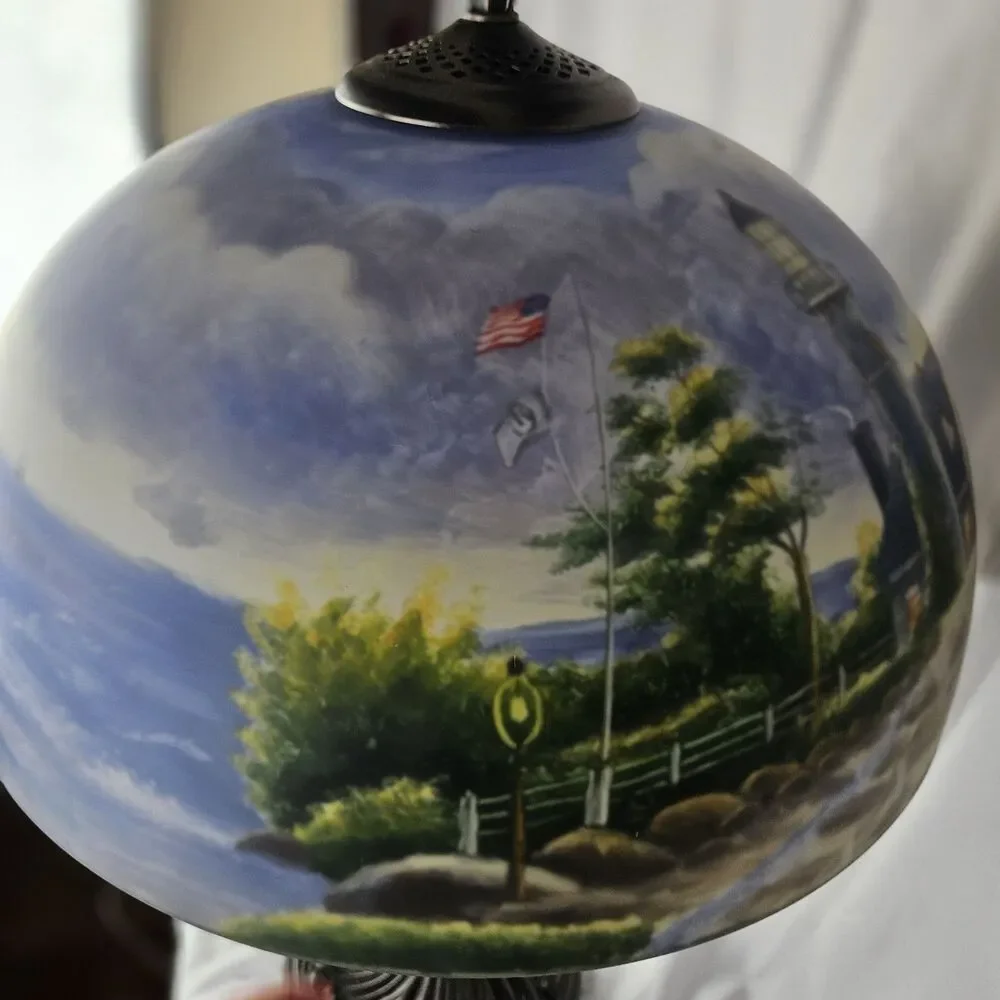 Limited Edition Thomas Kinkade  Reverse Painted Lamp “A Light in the Storm” Auth